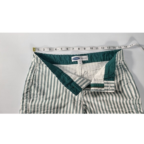 Old Navy Striped Shorts Cuffed Hem Casual Everyday Wear Size 6 - Picture 4 of 8